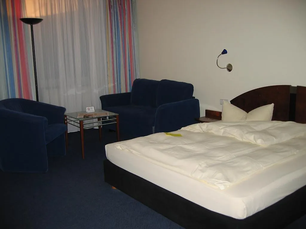Landidyll Hotel Baumwiese Dresden 4*,